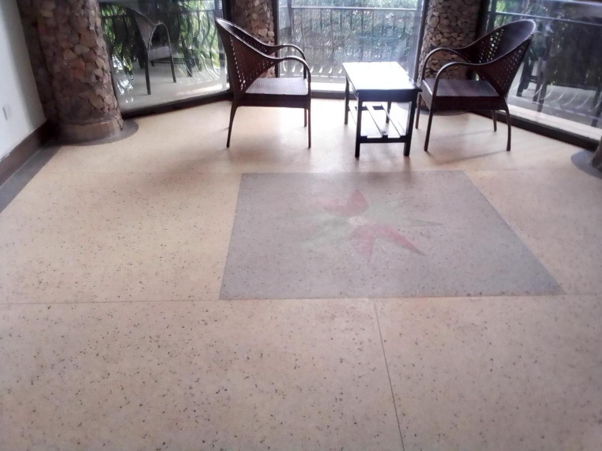 Discovery Courts Hotel Entebbe Exteriér fotografie